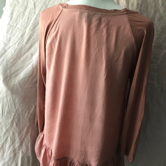 LOFT Super Fem Ruffle Raglan 3/4 Sleeve Shirt - Picture 2 of 5